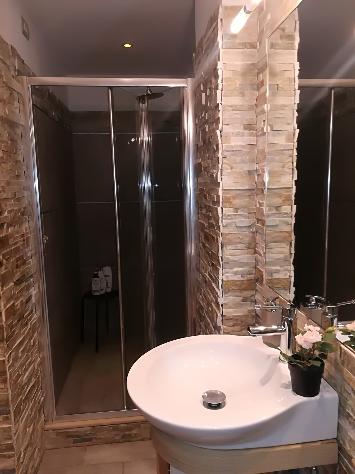 Doccia in pietra
