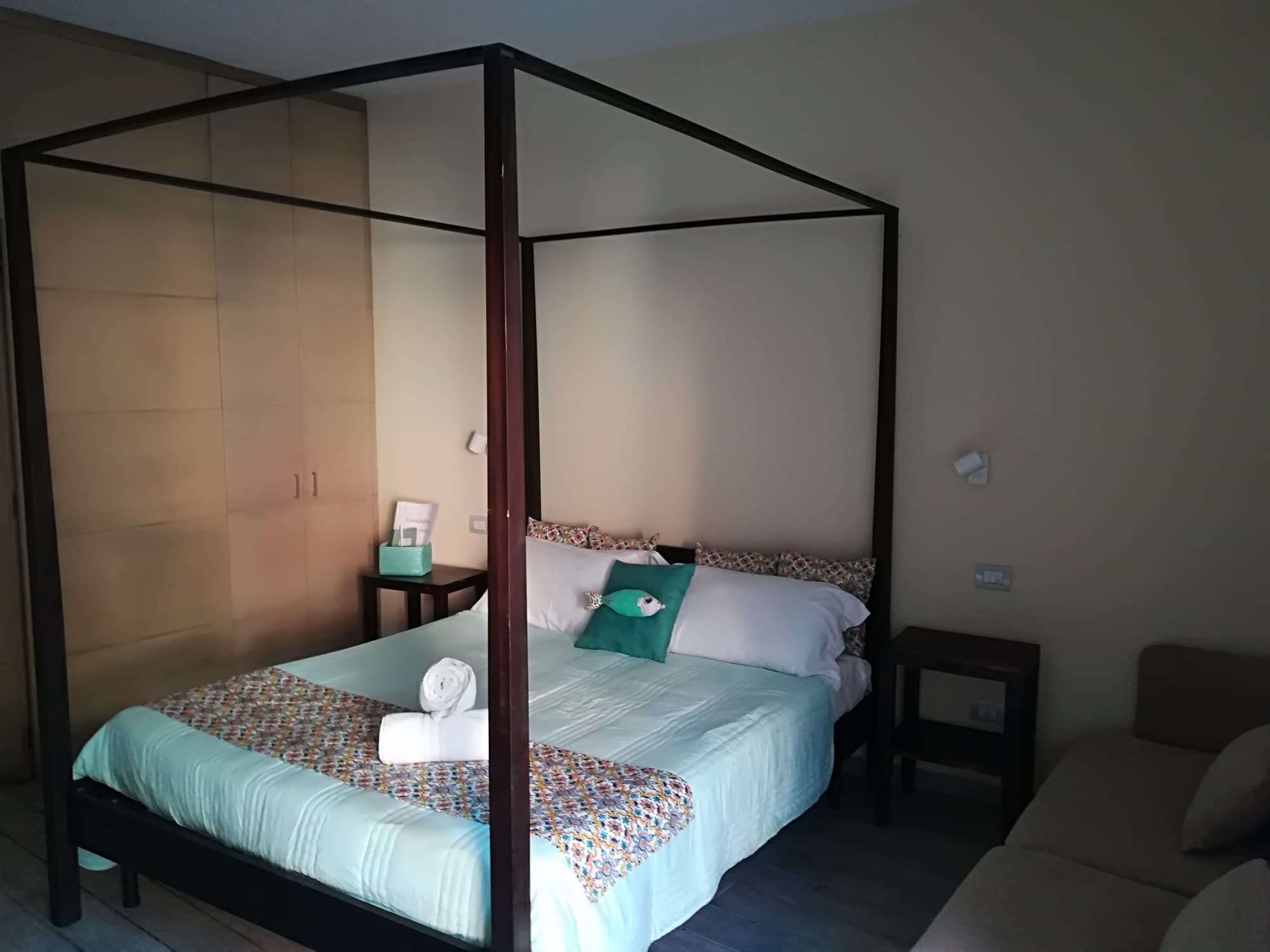 Letto a baldacchino nella HomeFlat